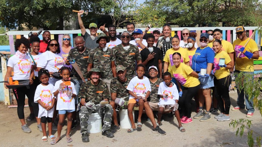 CURA DOET! 2020 Opknappen park in Ser’i Domi